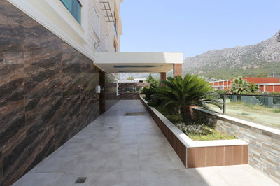 Exterior 13