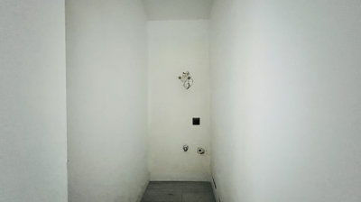 Interior 12
