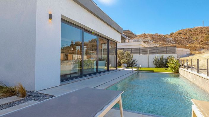 Image No.6-5 Bed House/Villa for sale