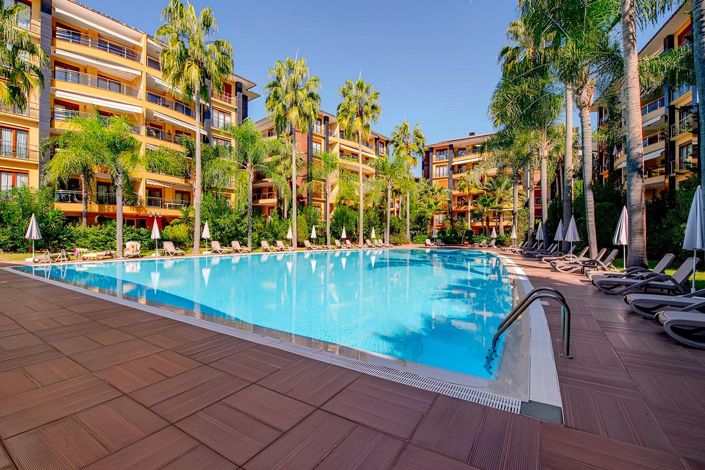 Image No.1-4 Bed Apartment for sale