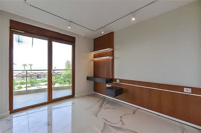 Interior 3