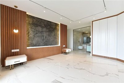 Interior 8