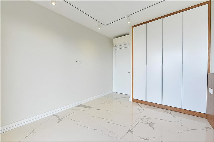 Image No.17-4 Bed Apartment for sale