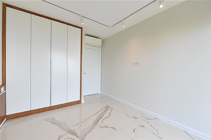 Image No.19-4 Bed Apartment for sale