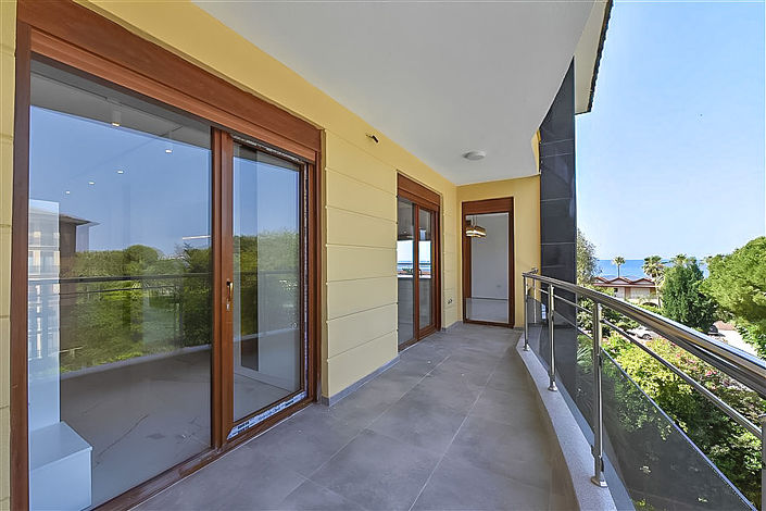 Image No.35-4 Bed Apartment for sale