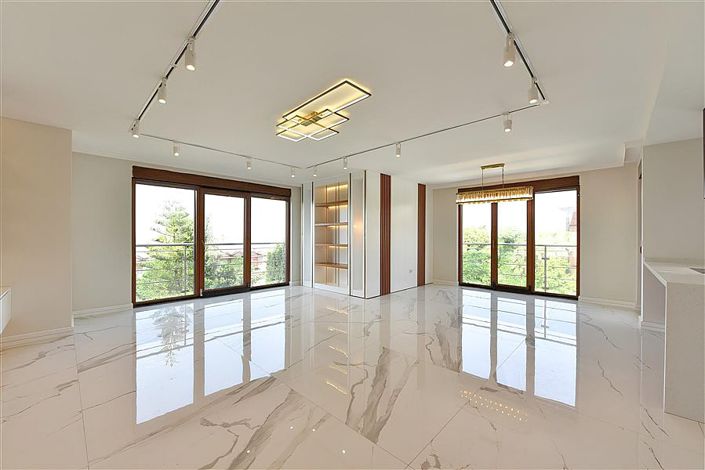 Image No.8-4 Bed Apartment for sale