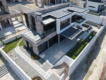 Exterior 3