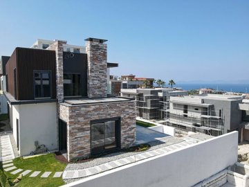Exterior 5