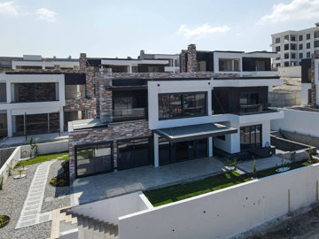 Exterior 7
