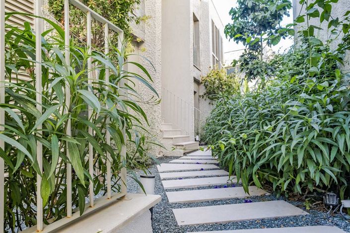 Image No.10-2 Bed Apartment for sale