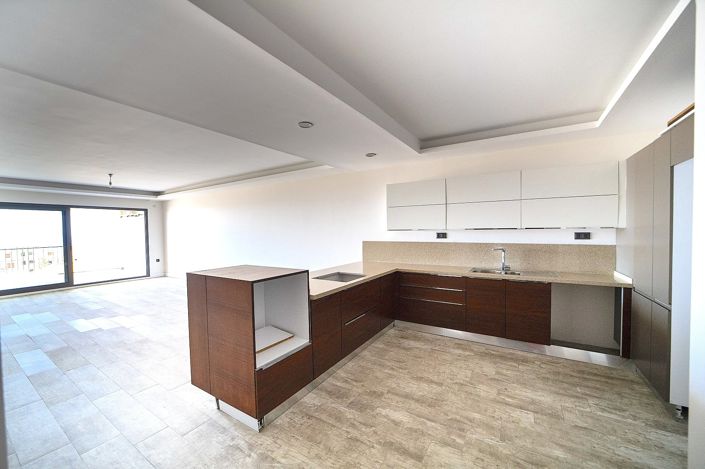 Image No.27-3 Bed Apartment for sale