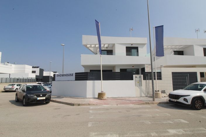 Image No.1-3 Bed House/Villa for sale