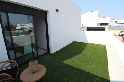 Exterior 5