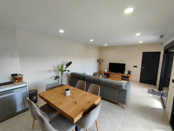 Interior 7