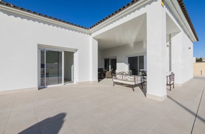 Exterior 4