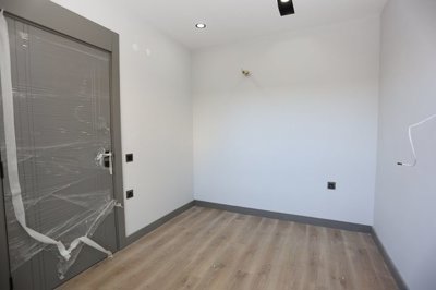 Interior 5