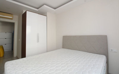 Interior 8