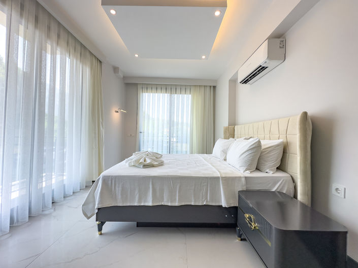 Image No.13-4 Bed House/Villa for sale