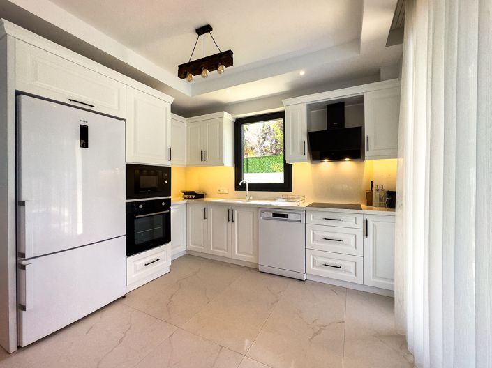 Image No.7-4 Bed House/Villa for sale