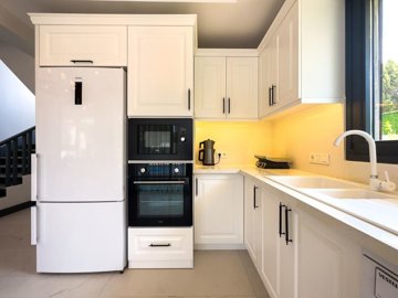 Interior 5