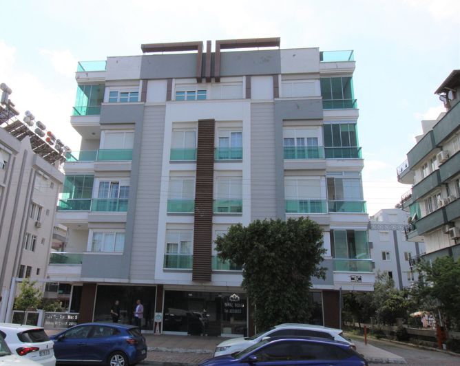 Image No.1-4 Bed Apartment for sale