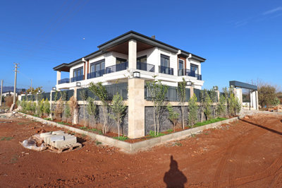 Exterior 3