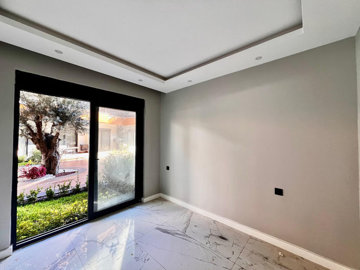 Interior 7