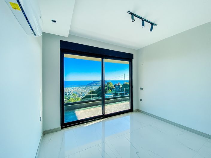 Image No.30-5 Bed House/Villa for sale