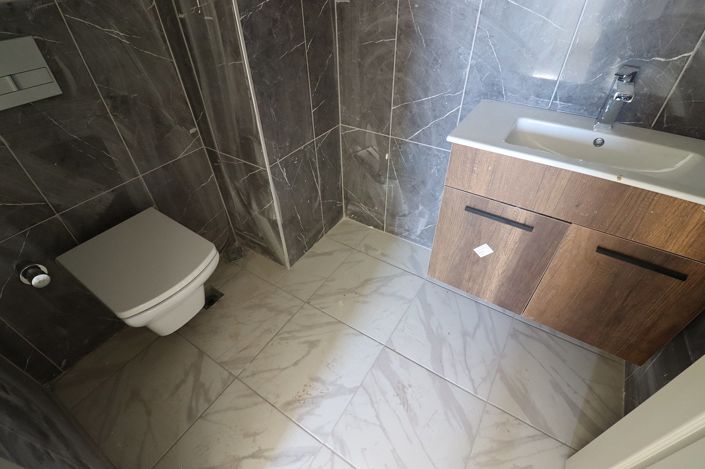 Image No.14-2 Bed Commercial for sale