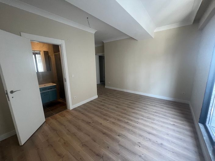 Image No.5-5 Bed Apartment for sale