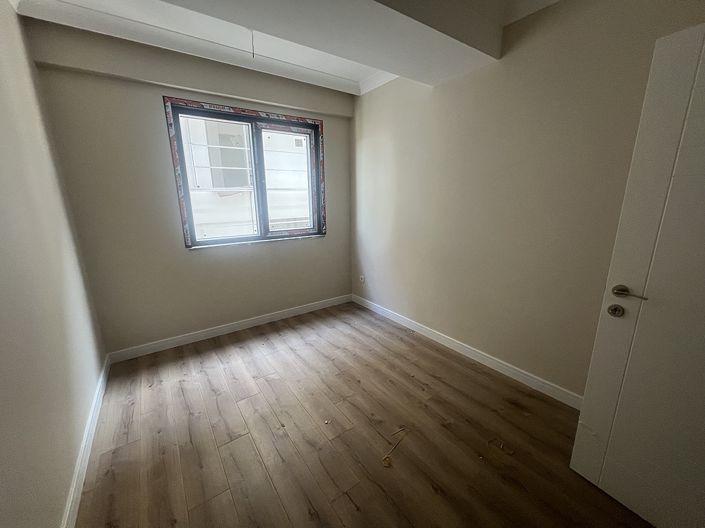 Image No.8-5 Bed Apartment for sale