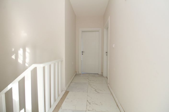 Image No.30-4 Bed Apartment for sale