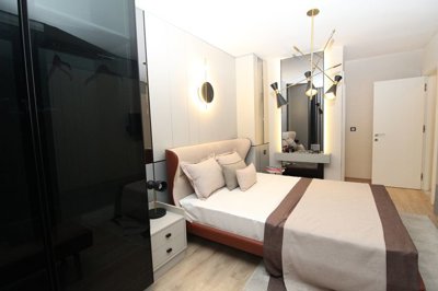 Interior 6