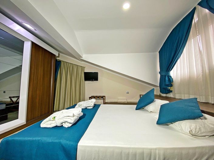 Image No.20-Commercial de 16 chambres à vendre à Ölüdeniz