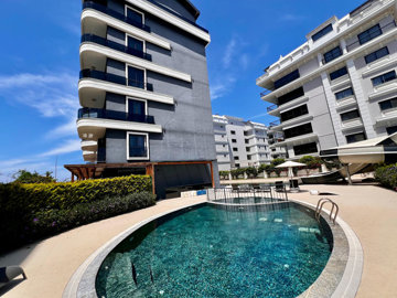 Exterior 6