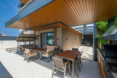 Exterior 11