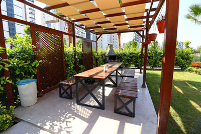 Exterior 4