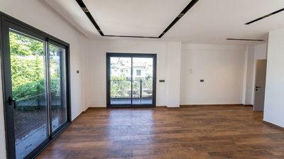 Interior 6