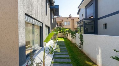 Exterior 4