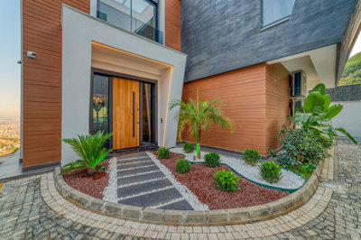 Exterior 5