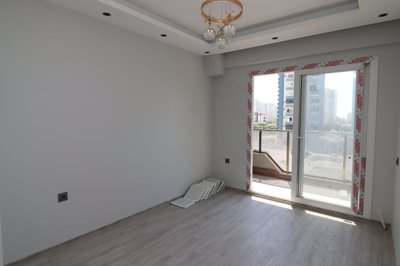 Interior 5