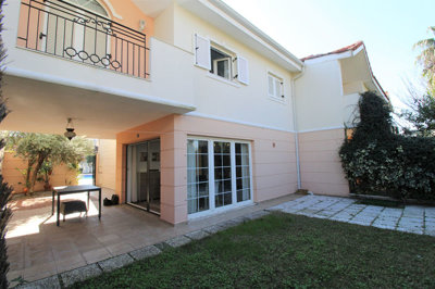 Exterior 10