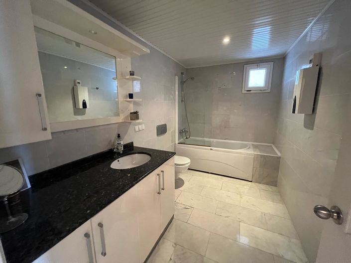 Image No.53-3 Bed Apartment for sale