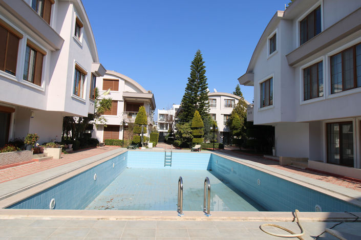 Image No.4-4 Bed House/Villa for sale