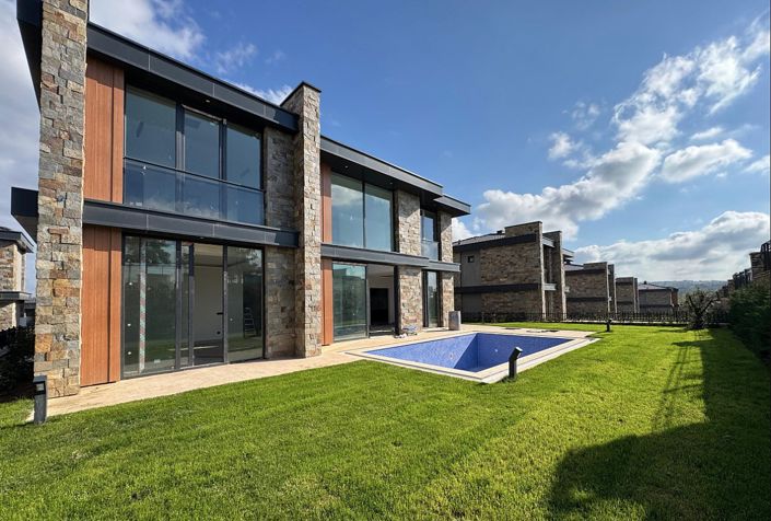 Image No.1-6 Bed House/Villa for sale