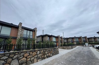 Exterior 5