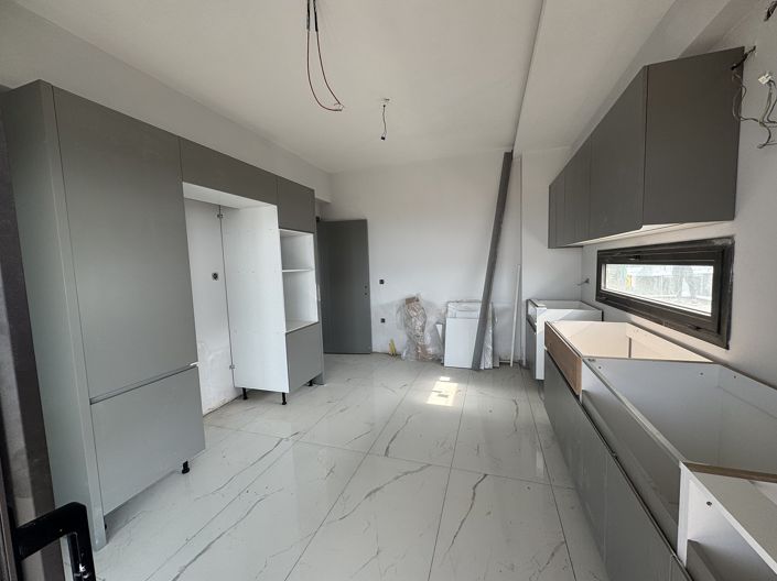 Image No.39-4 Bed Apartment for sale