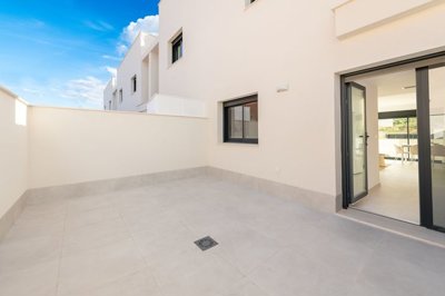 Exterior 4