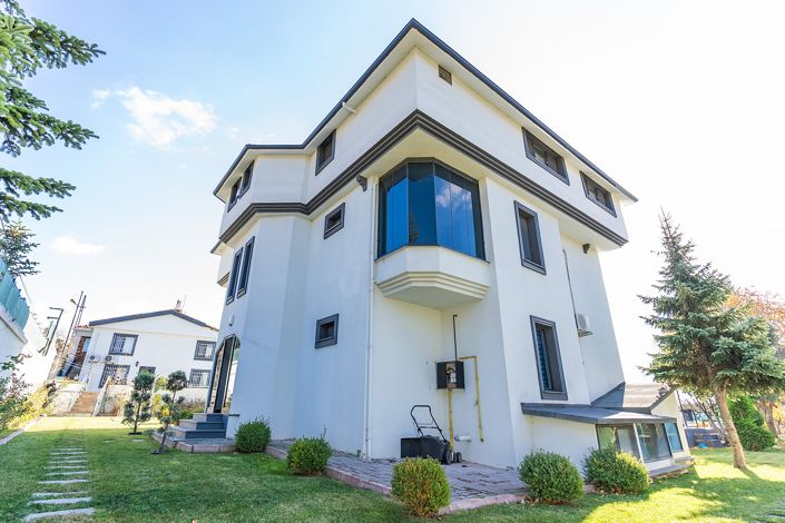 Image No.9-9 Bed House/Villa for sale