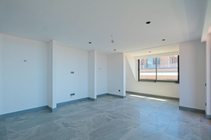 Image No.15-4 Bed Apartment for sale